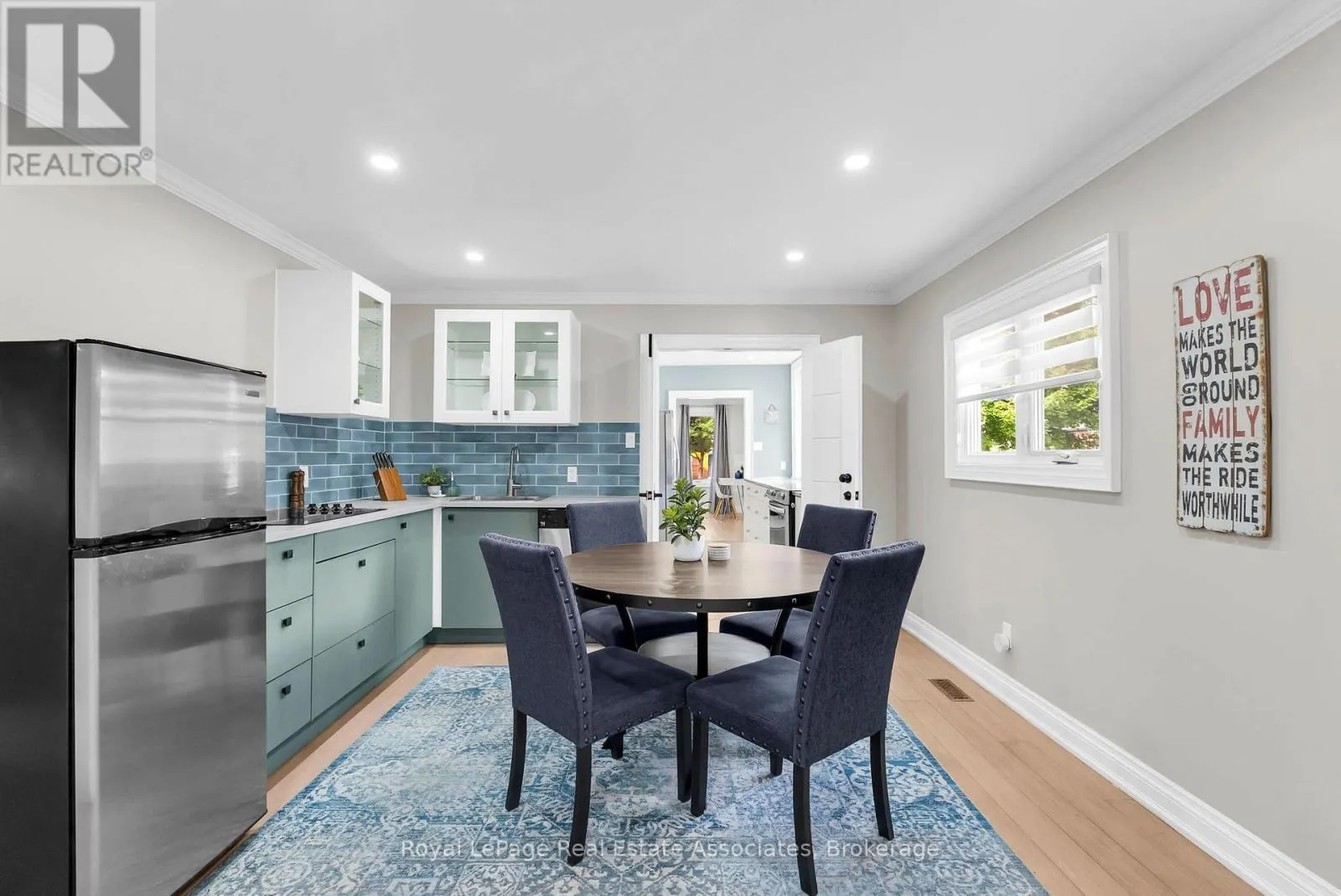 11 CHURCHILL CRESCENT