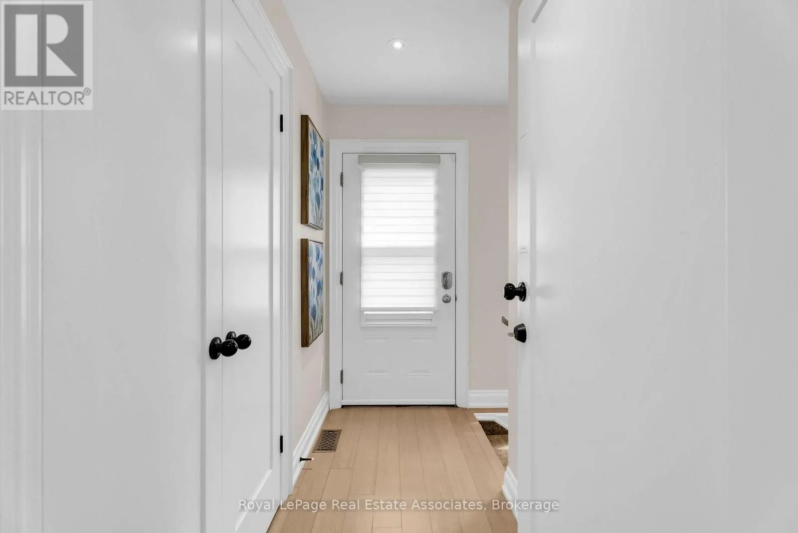 11 CHURCHILL CRESCENT