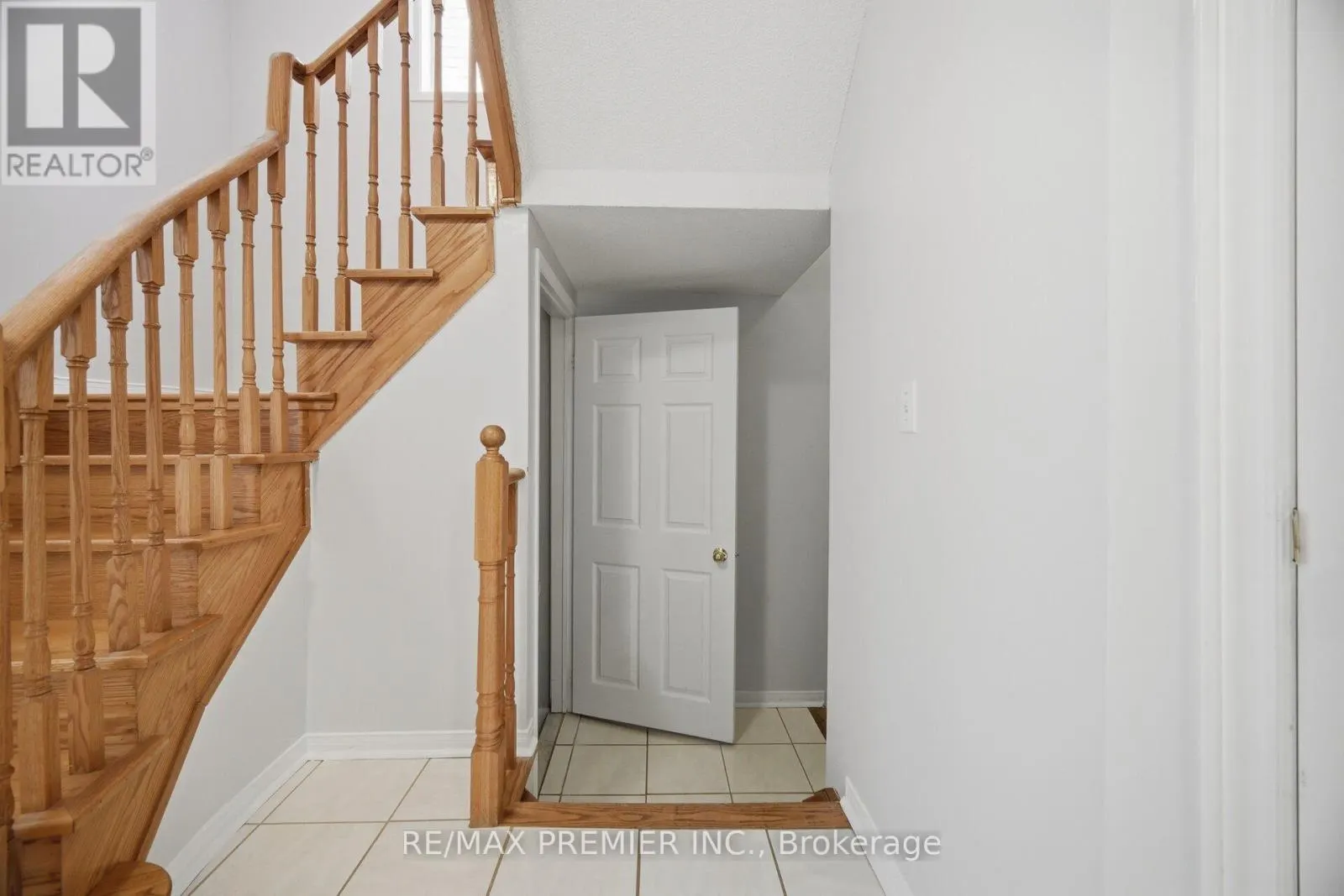 14 CRESTRIDGE DRIVE
