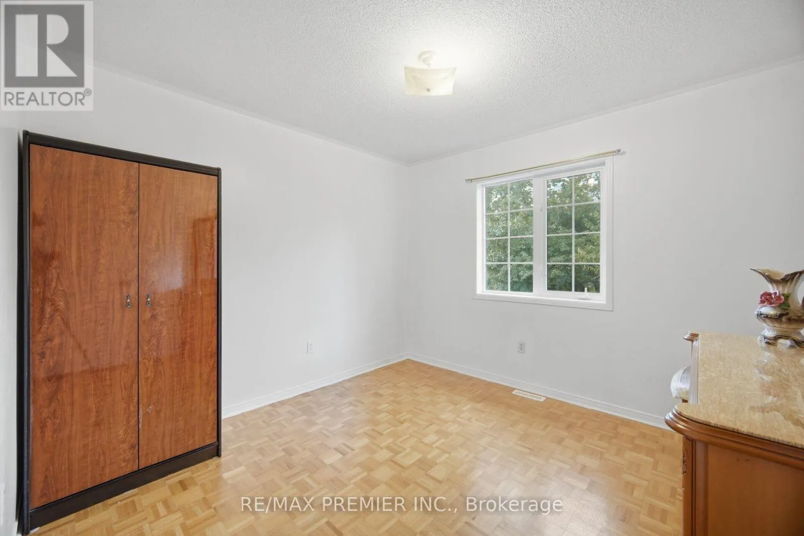 14 CRESTRIDGE DRIVE