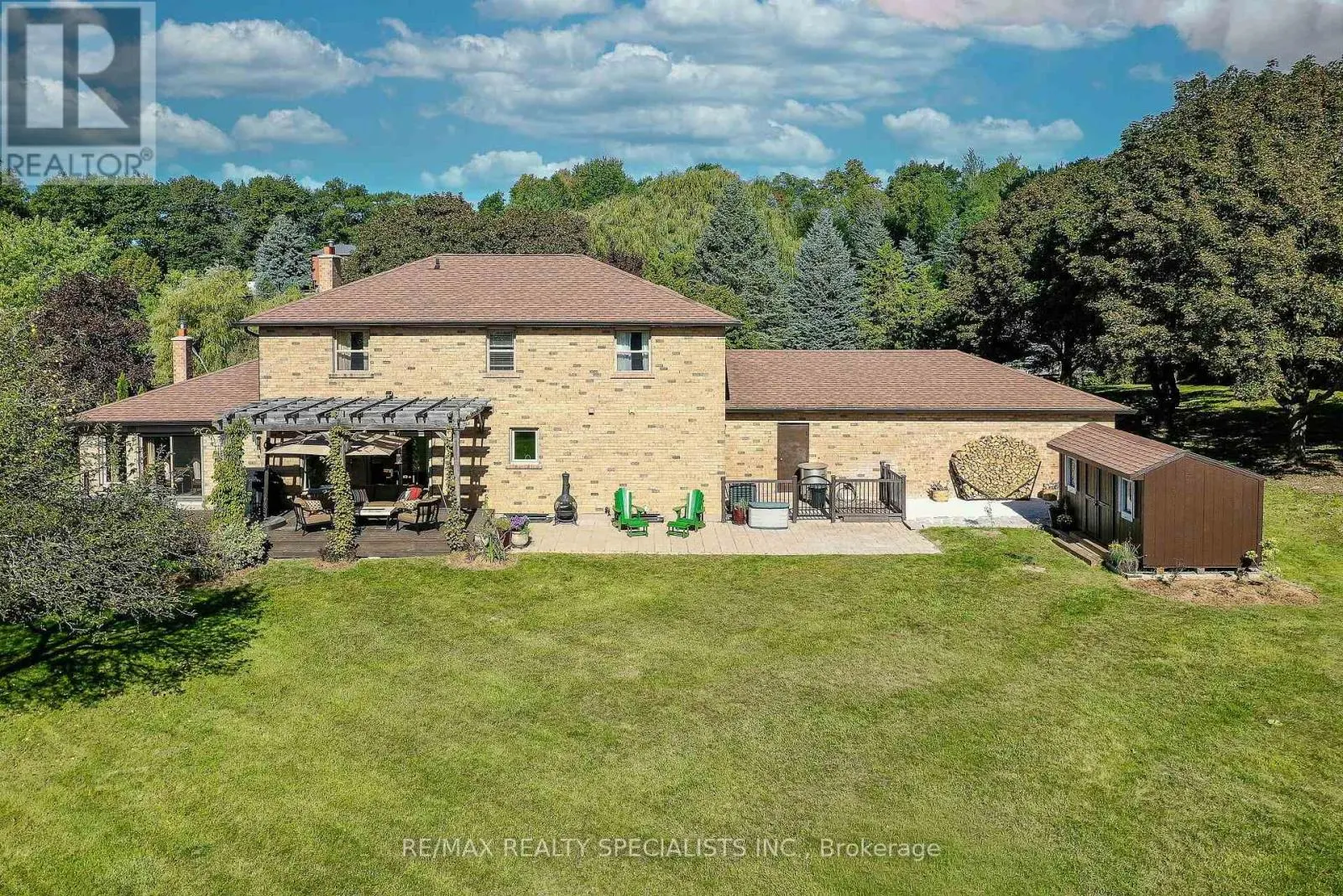 44 GEORGE CRESCENT