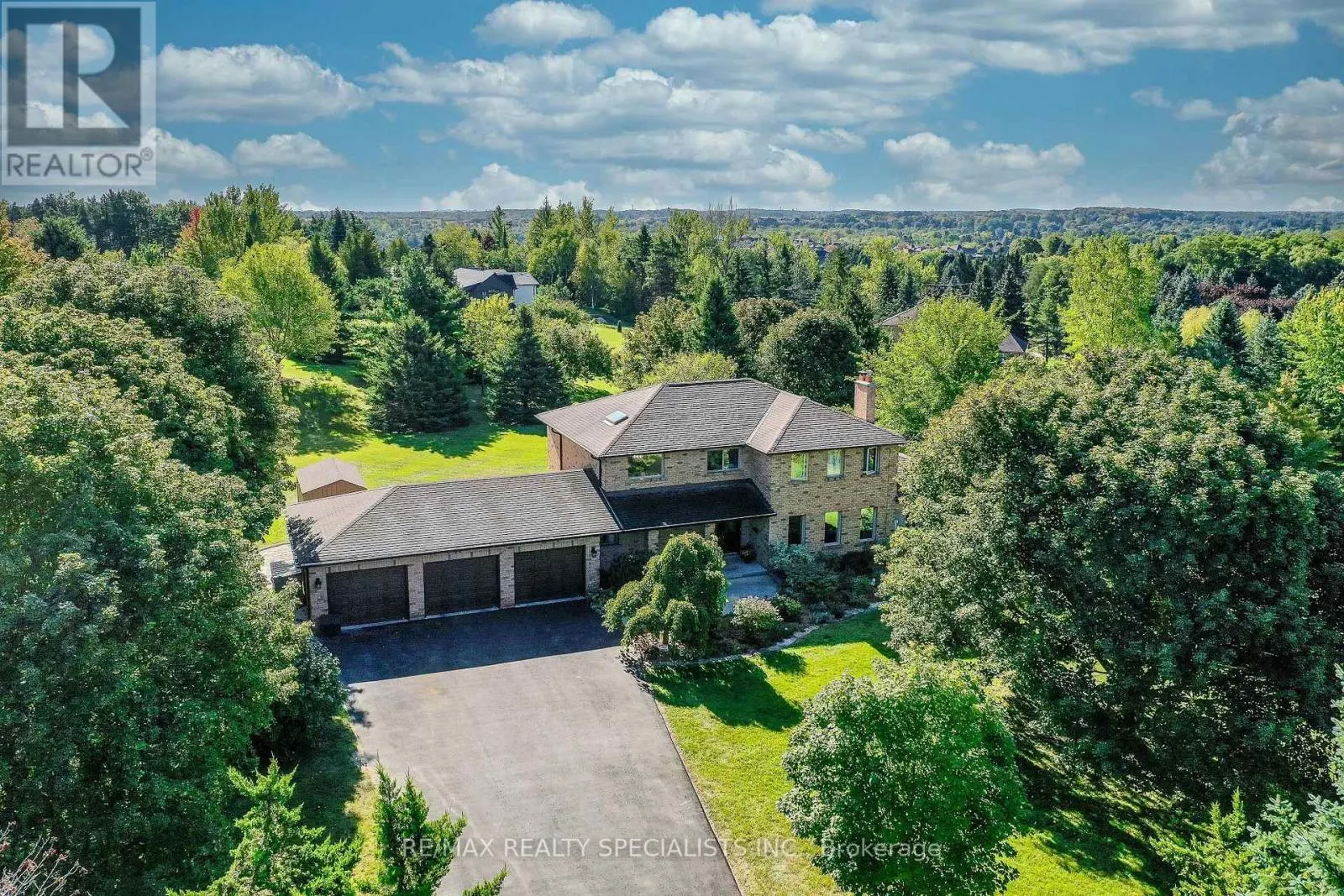44 GEORGE CRESCENT
