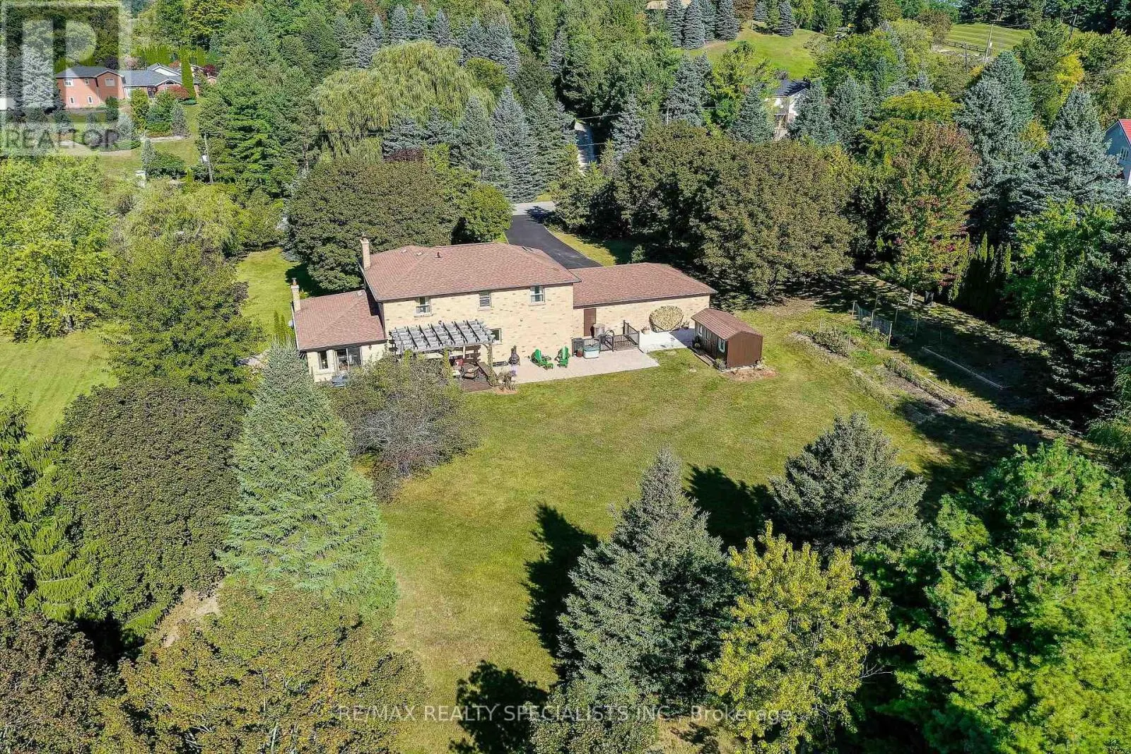 44 GEORGE CRESCENT