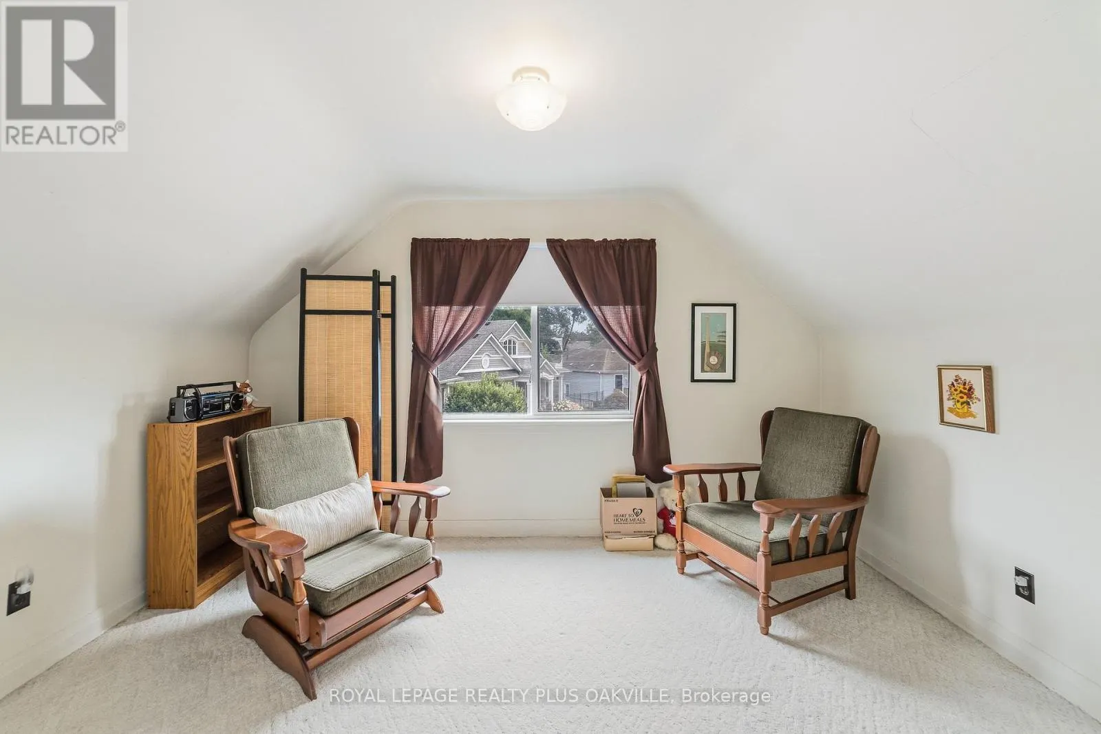 243 JENNINGS CRESCENT