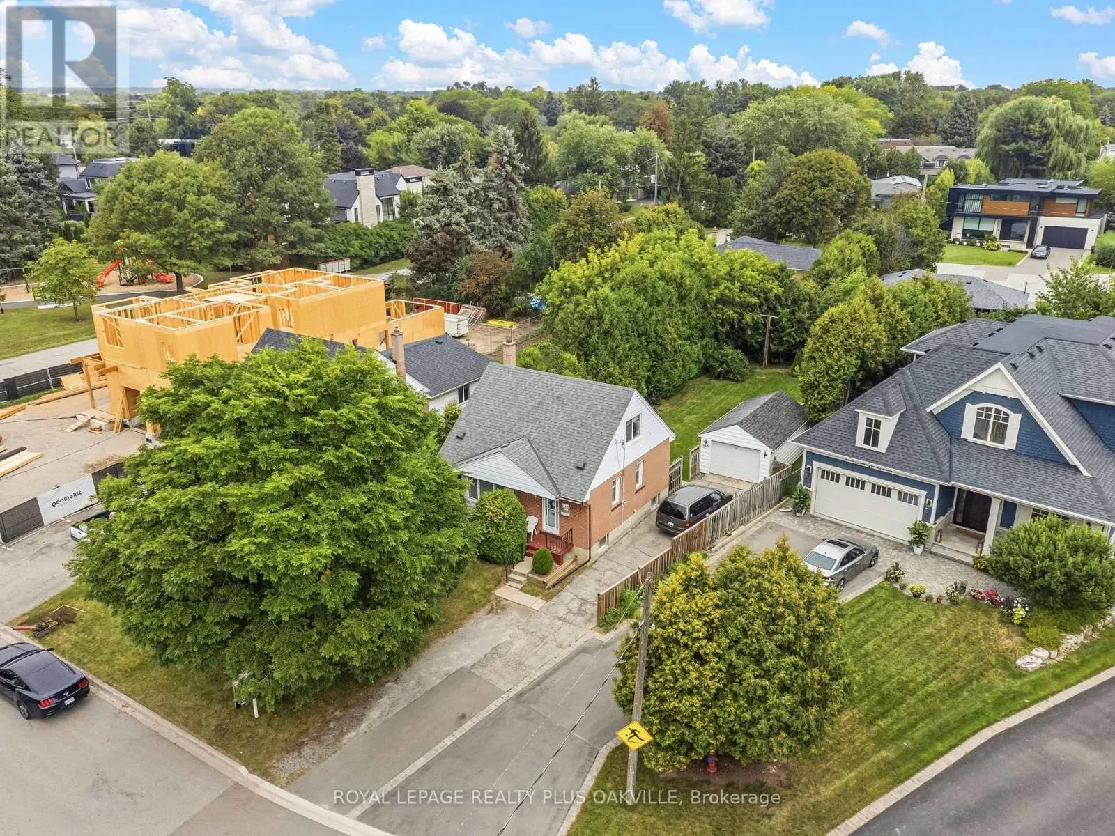 243 JENNINGS CRESCENT