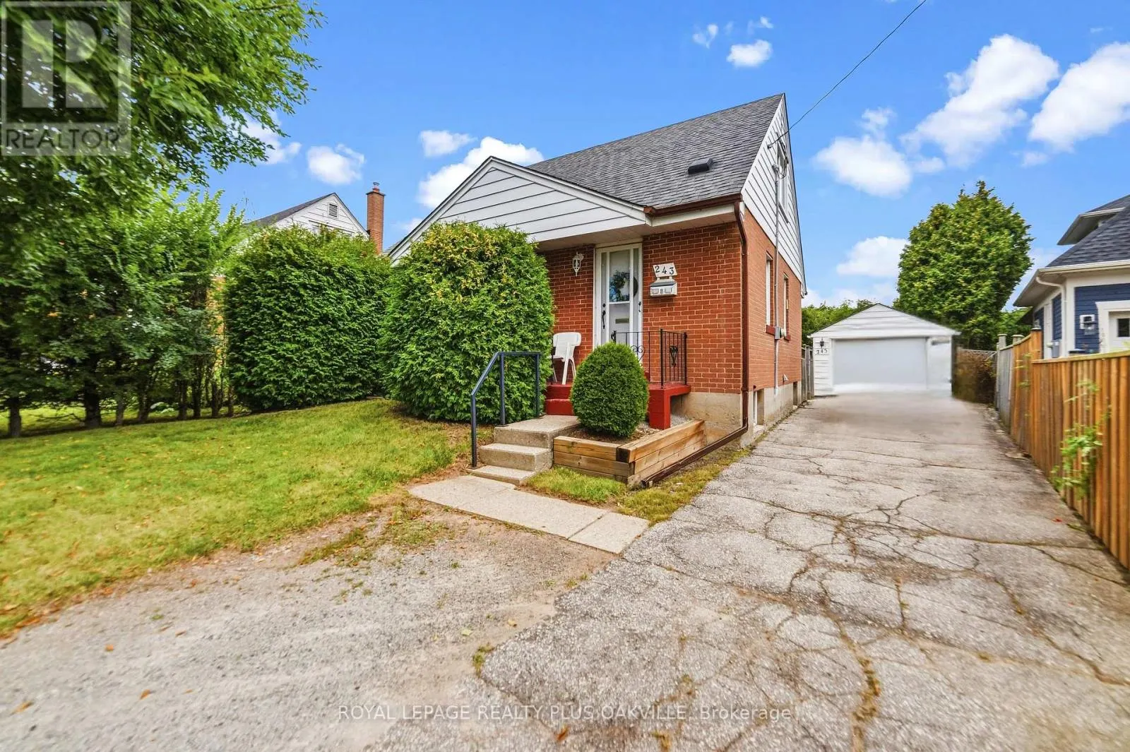 243 JENNINGS CRESCENT