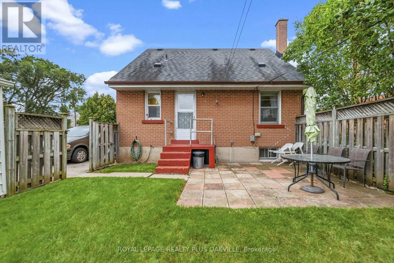 243 JENNINGS CRESCENT