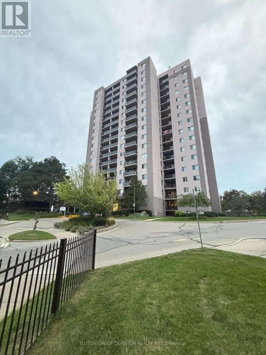 1210 - 975 WARWICK COURT