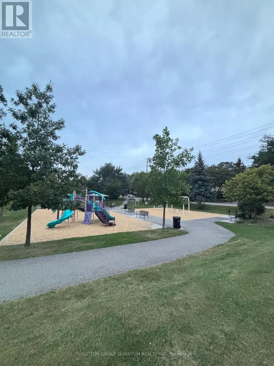 1210 - 975 WARWICK COURT