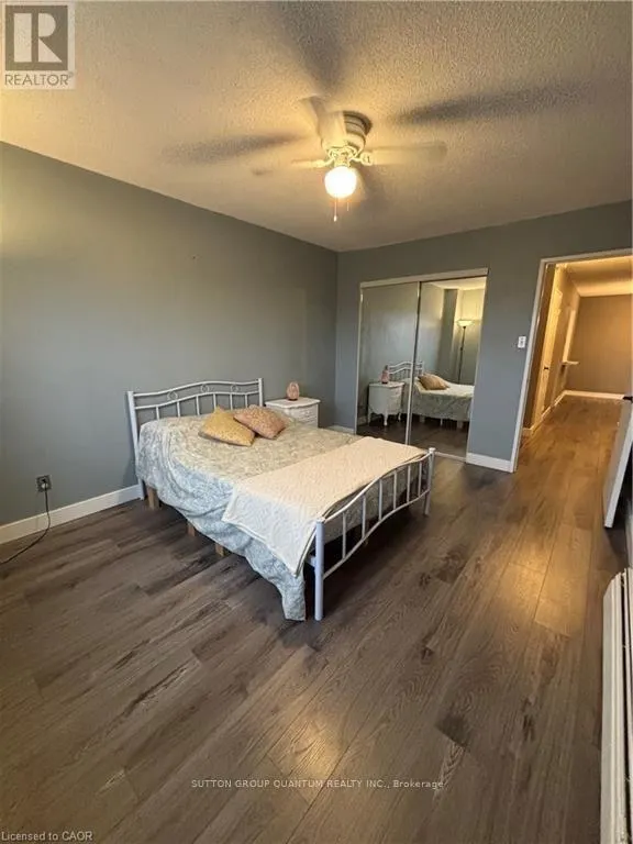 1210 - 975 WARWICK COURT