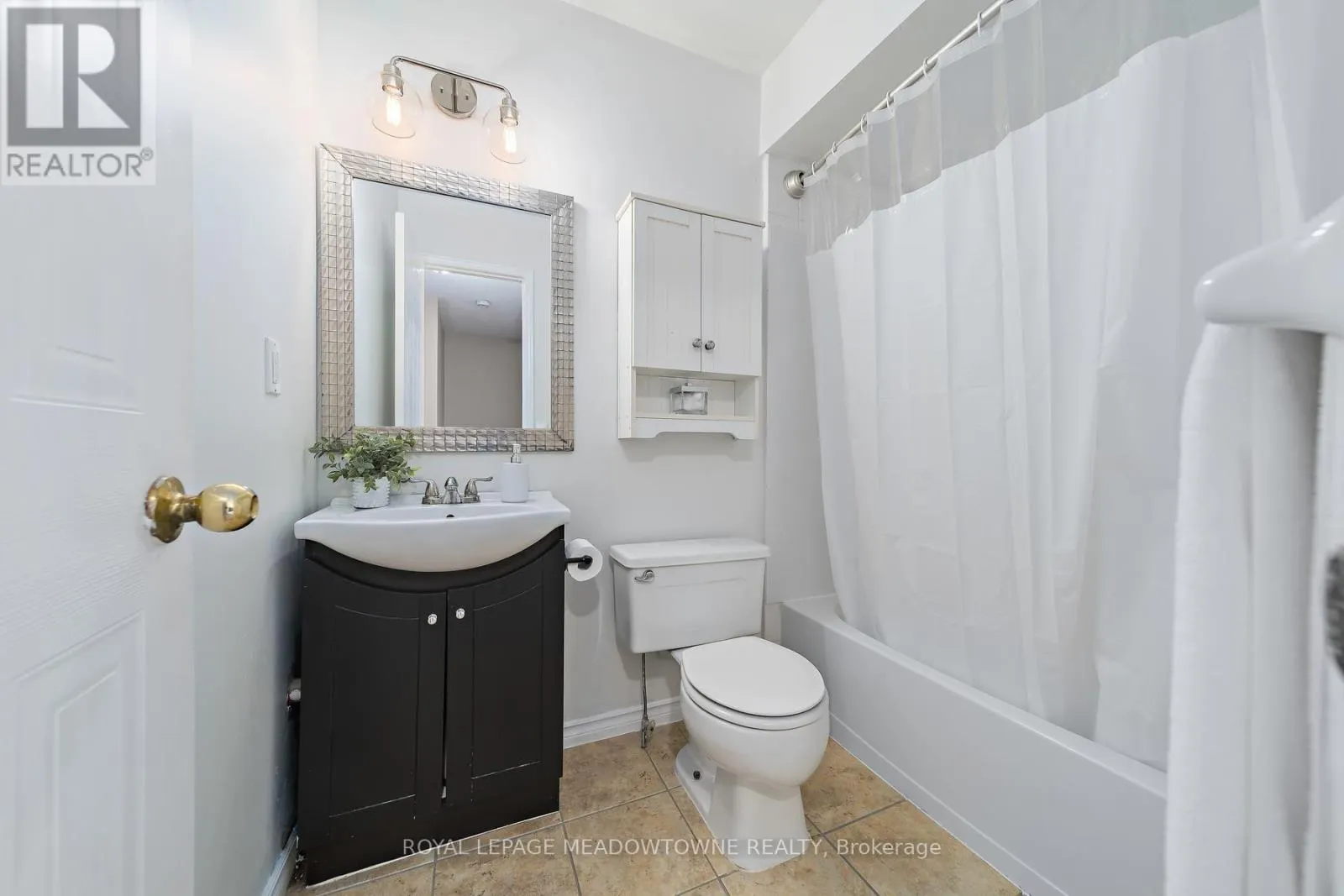 174 - 28 MAPLE AVENUE