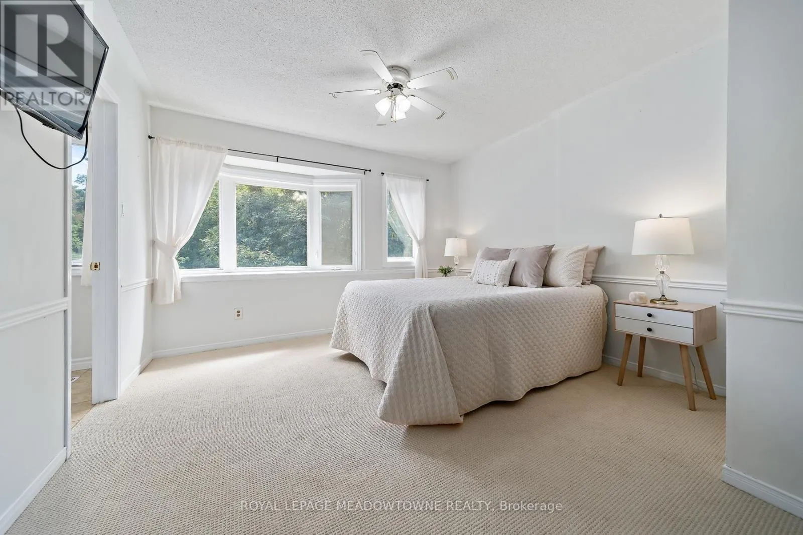 174 - 28 MAPLE AVENUE