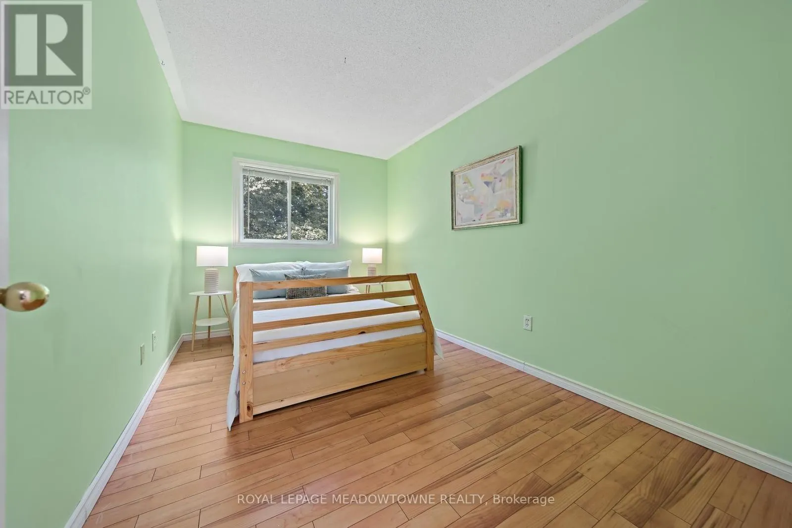 174 - 28 MAPLE AVENUE