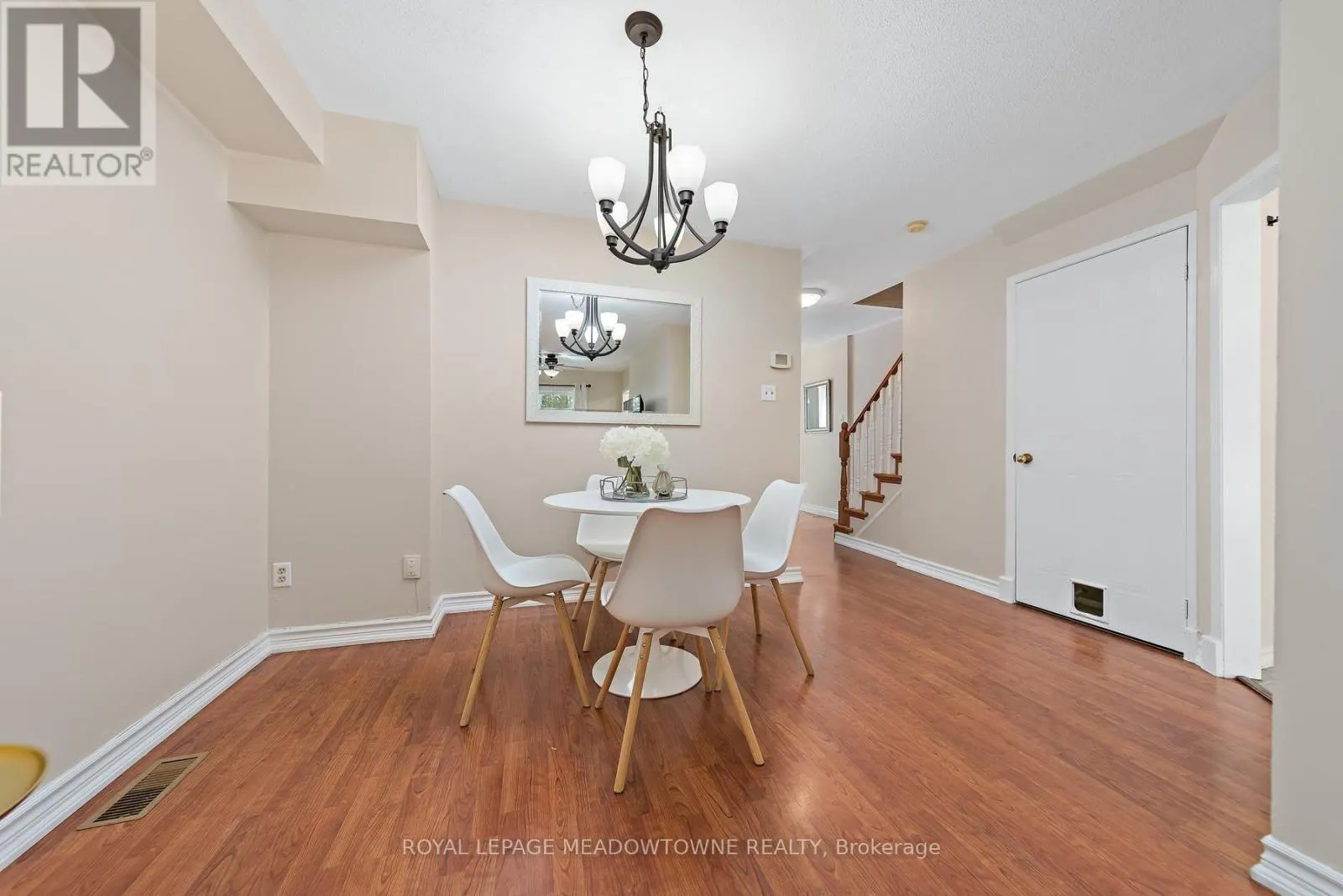 174 - 28 MAPLE AVENUE