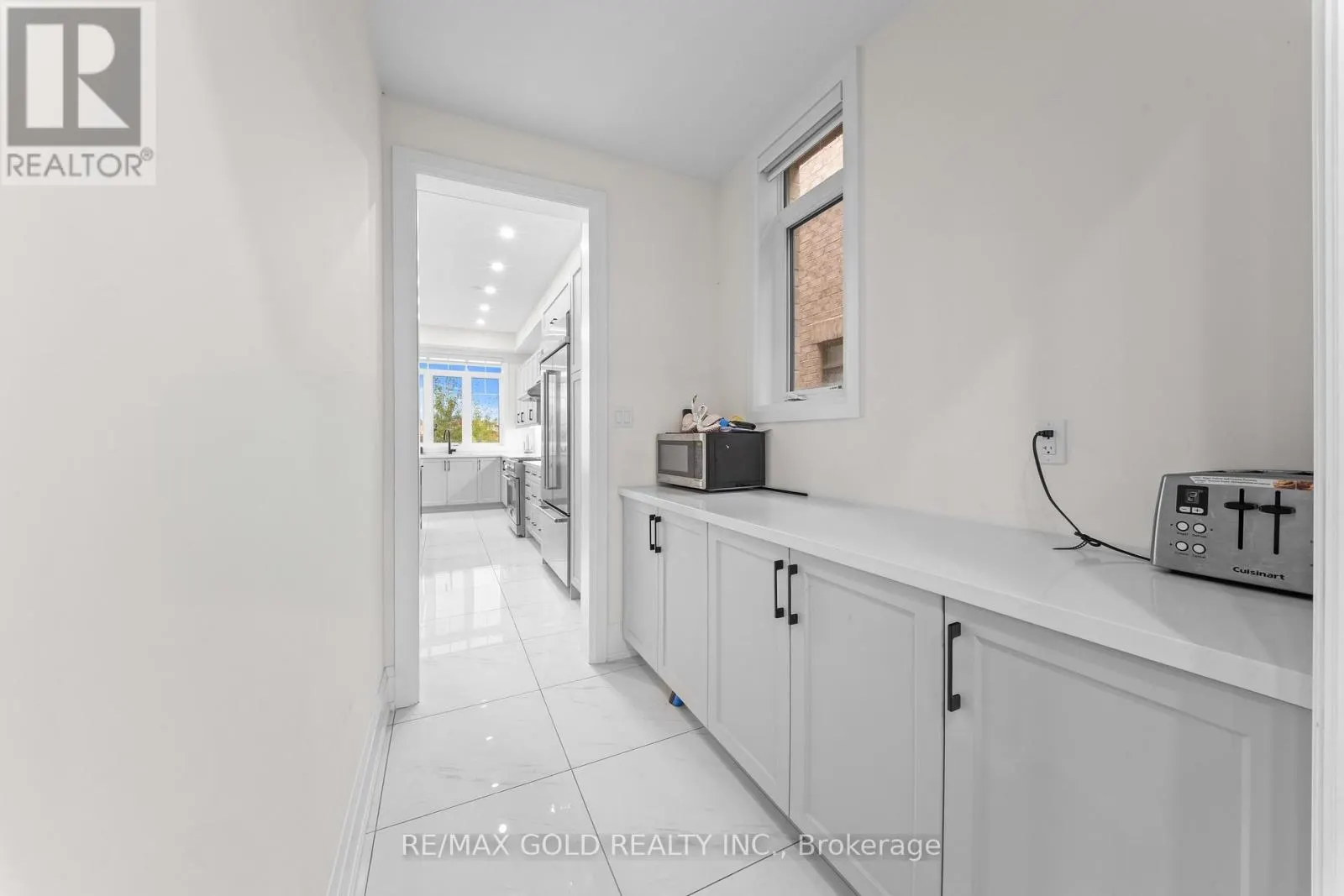 4 MADAWASKA ROAD