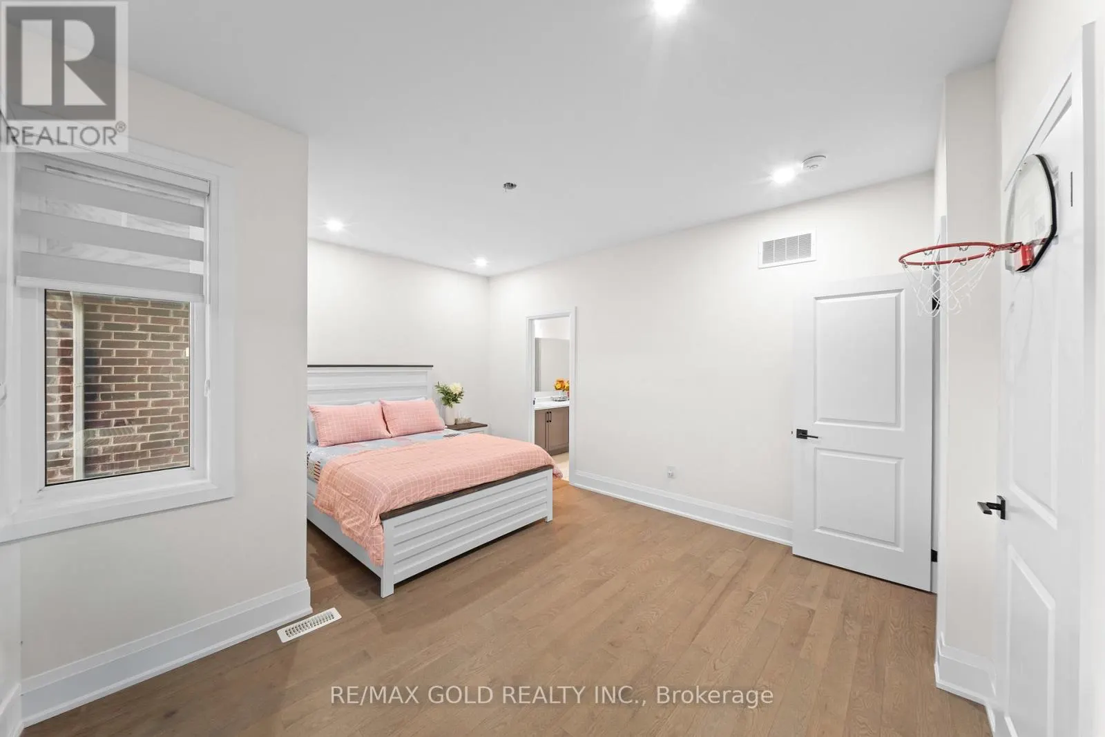 4 MADAWASKA ROAD