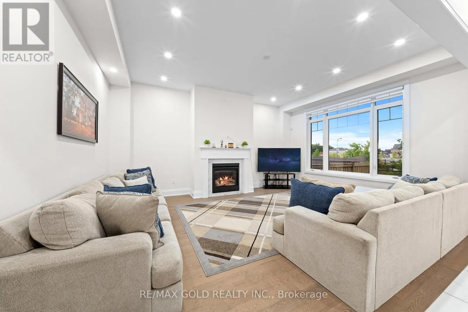 4 MADAWASKA ROAD