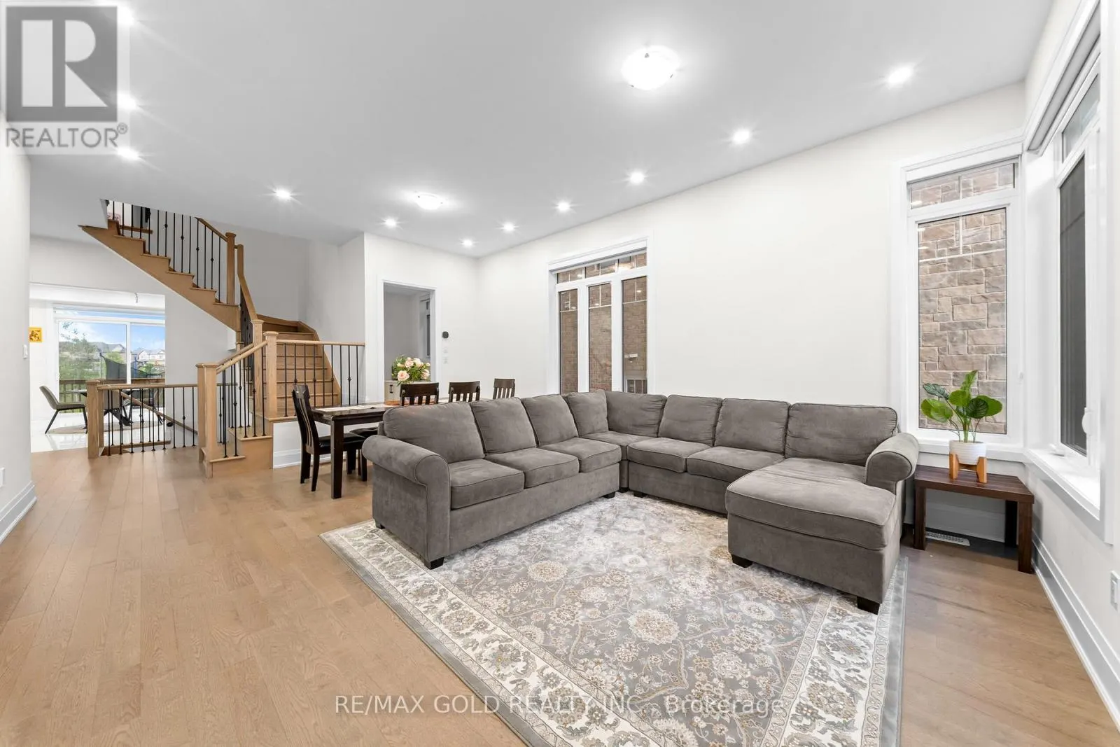 4 MADAWASKA ROAD