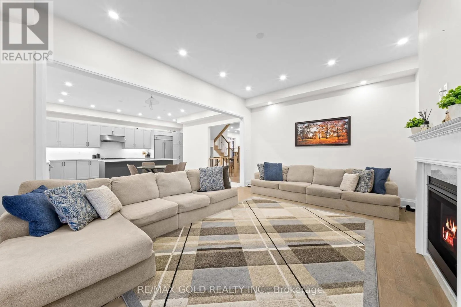 4 MADAWASKA ROAD