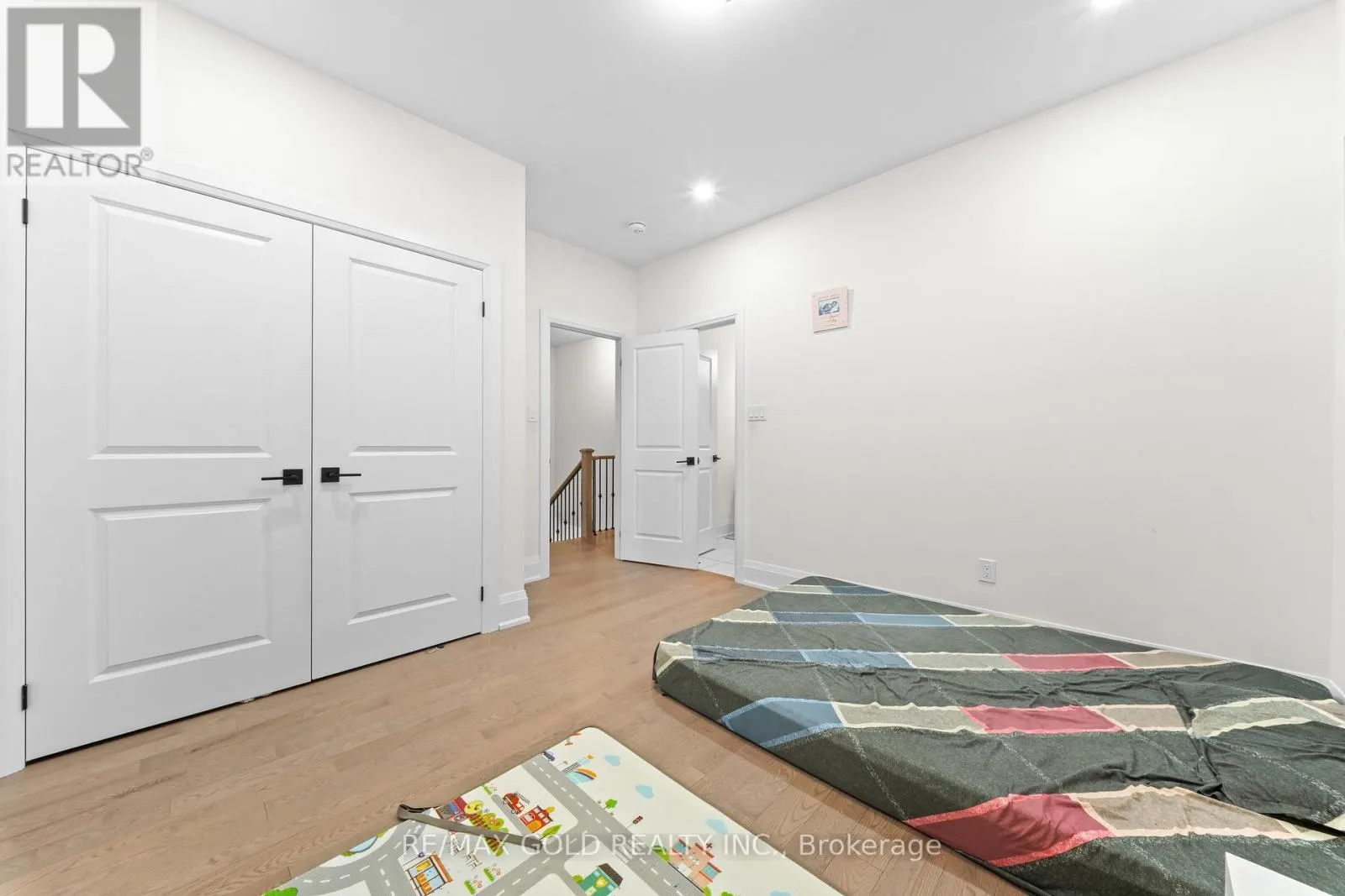 4 MADAWASKA ROAD