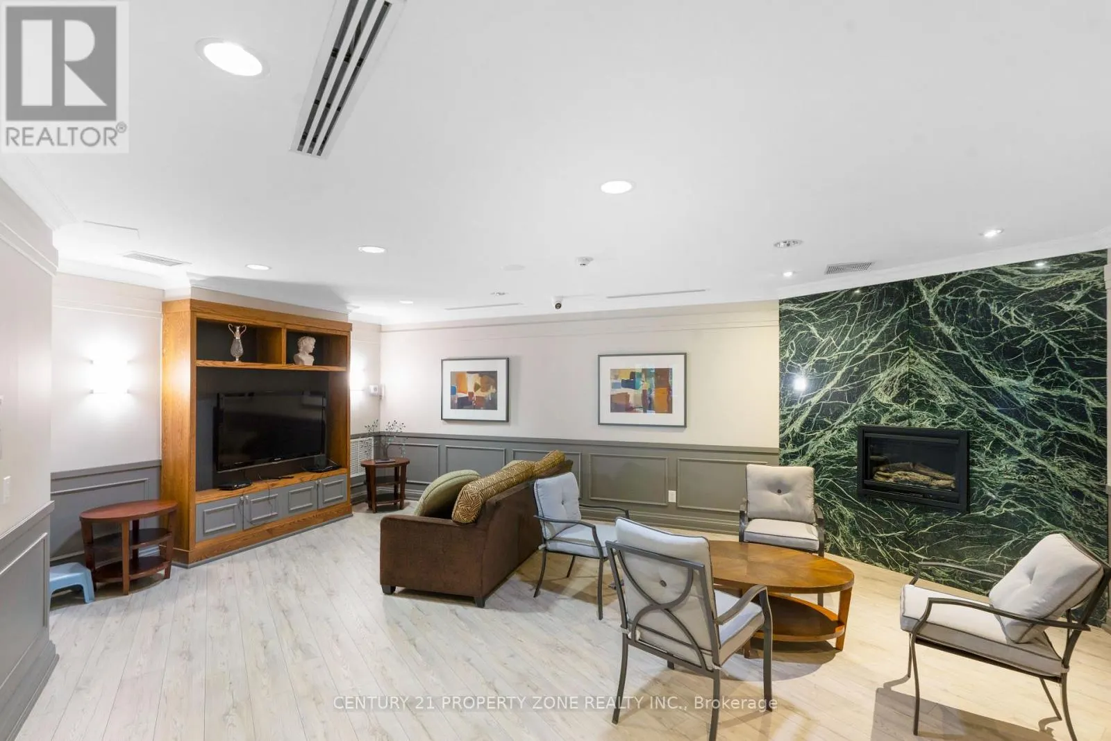 303 - 2391 CENTRAL PARK DRIVE