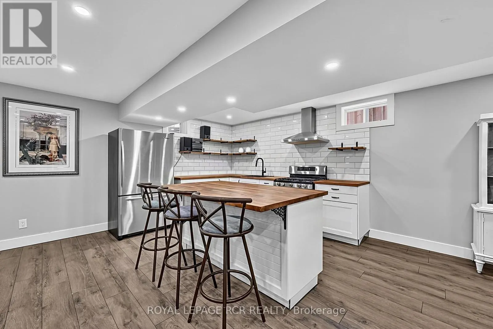 5 BORLAND CRESCENT
