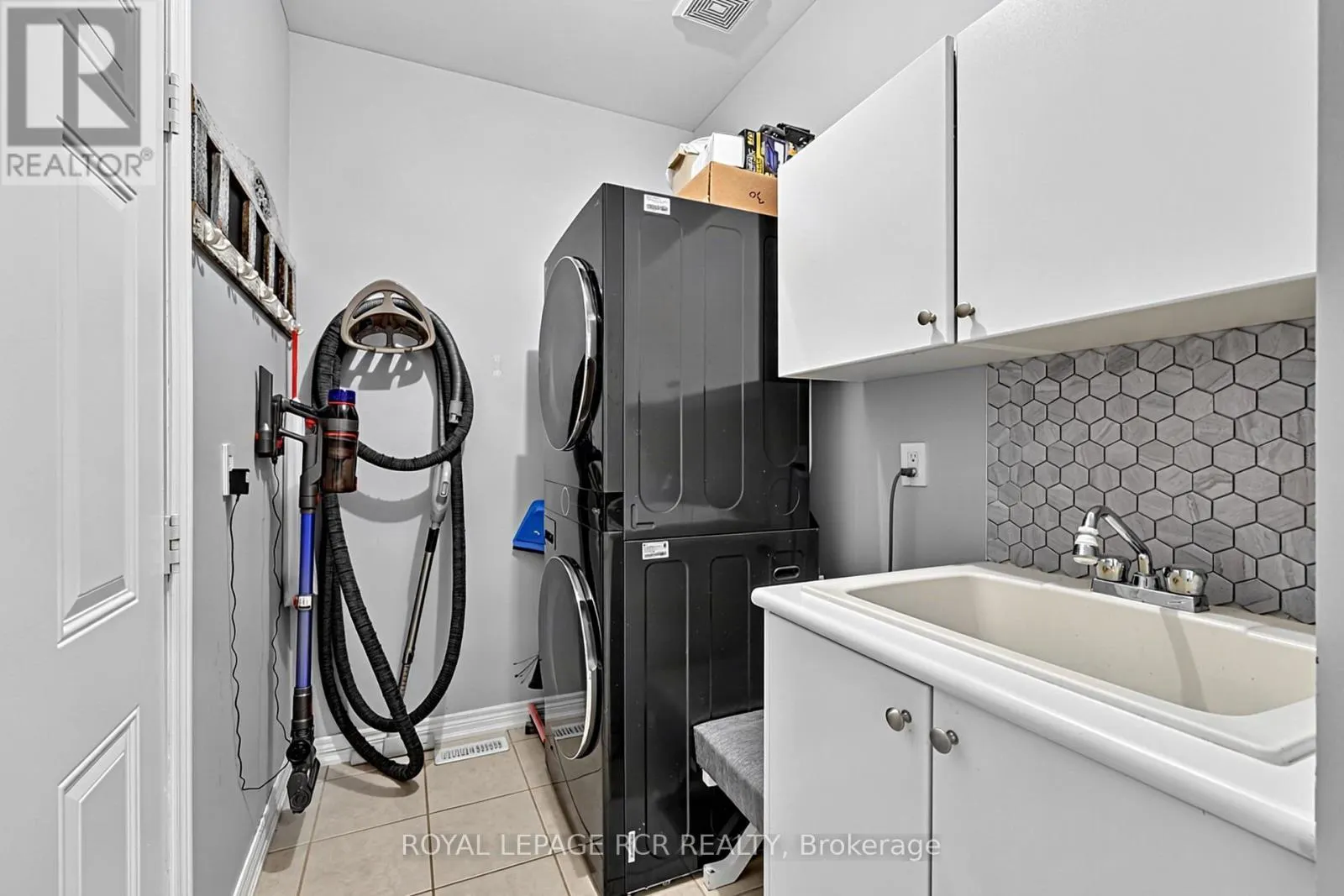 5 BORLAND CRESCENT