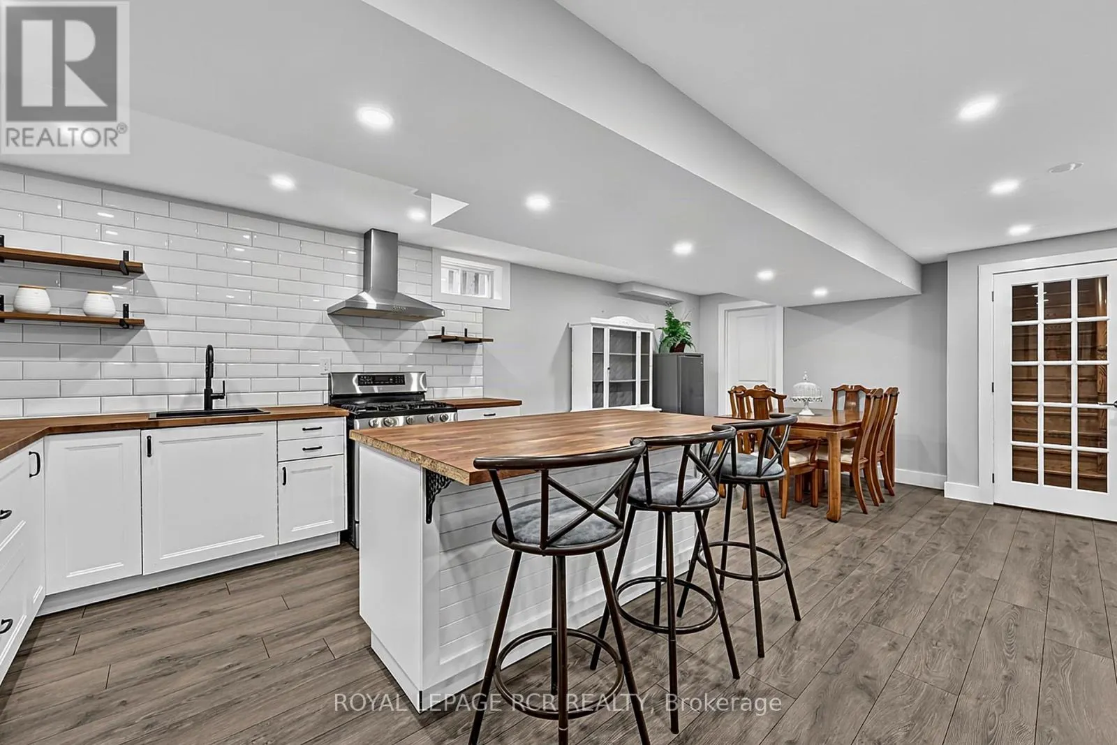 5 BORLAND CRESCENT