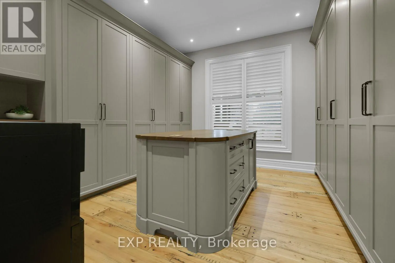 21 EDGEWILD DRIVE