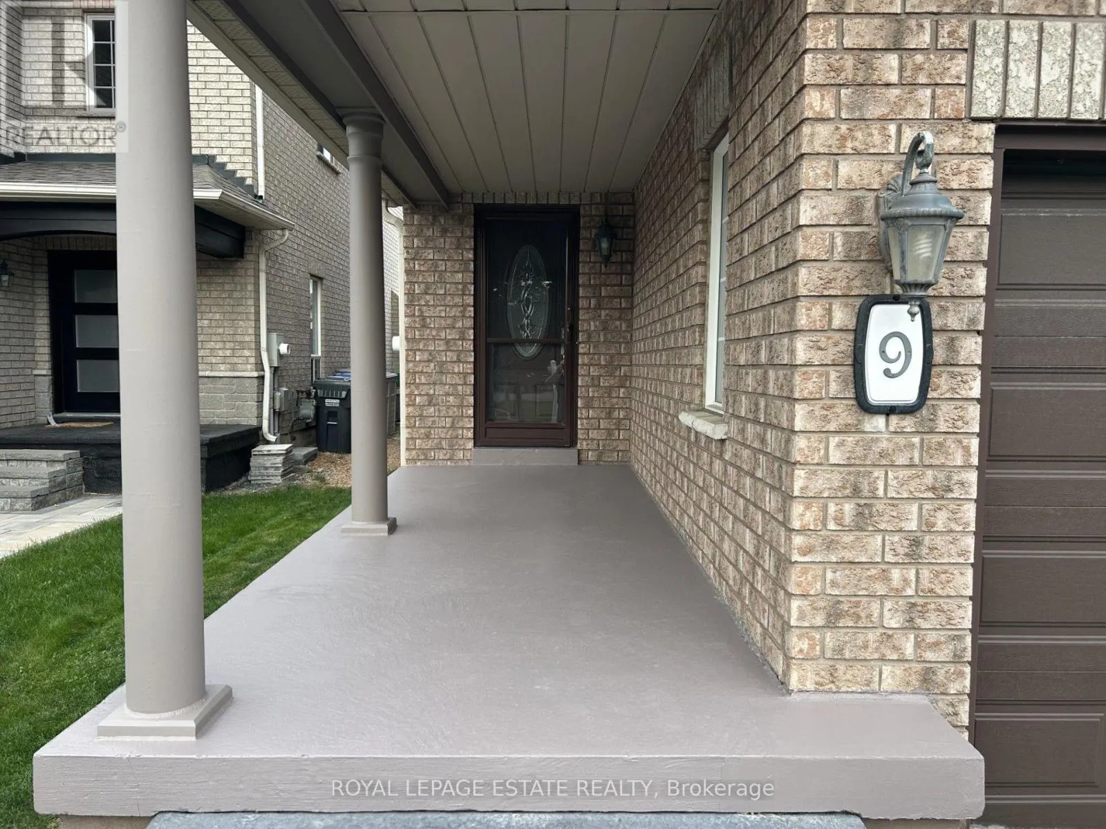 9 BROOKSTONE COURT