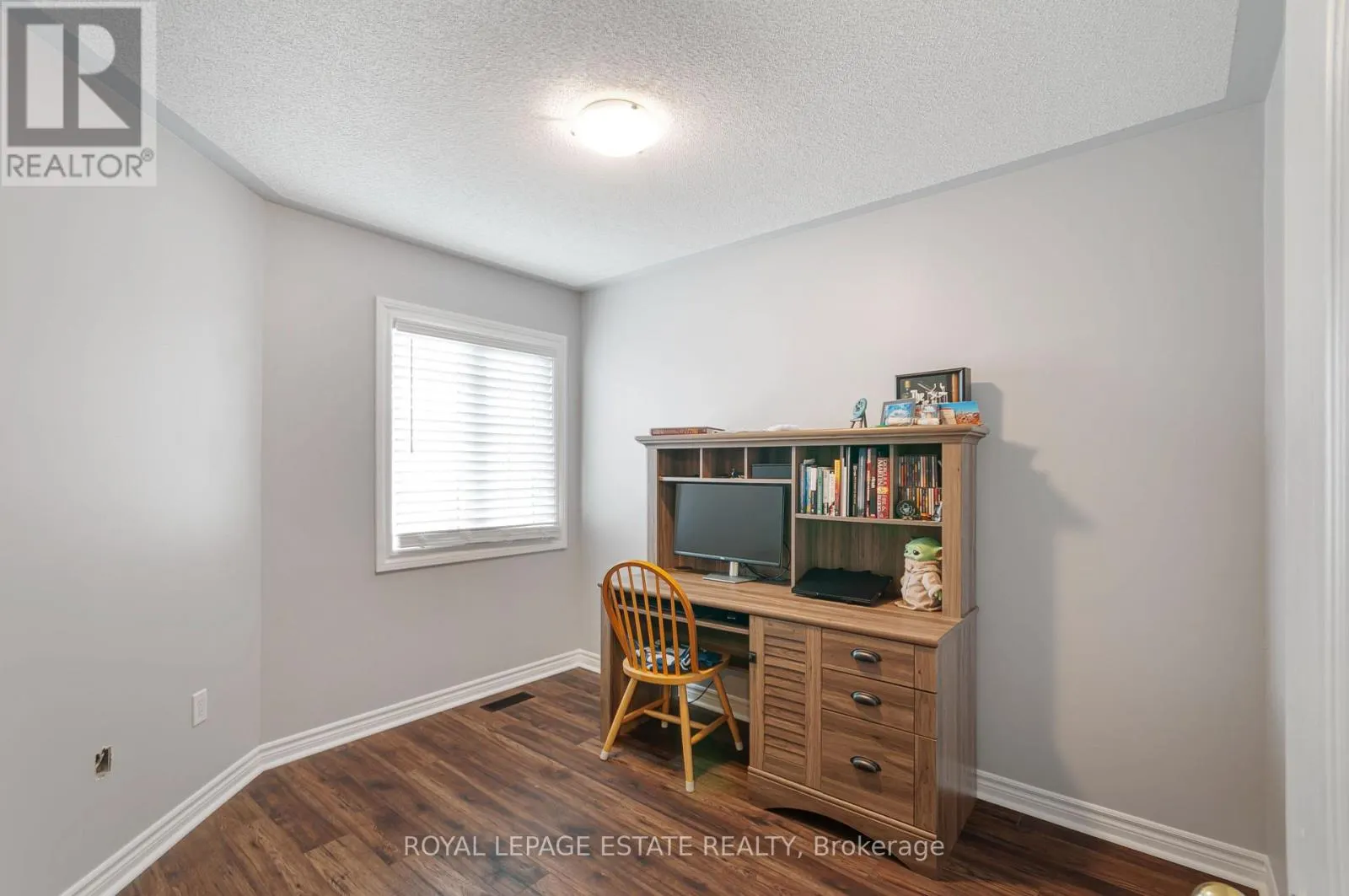9 BROOKSTONE COURT