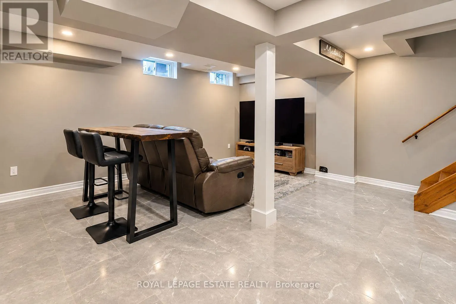 9 BROOKSTONE COURT