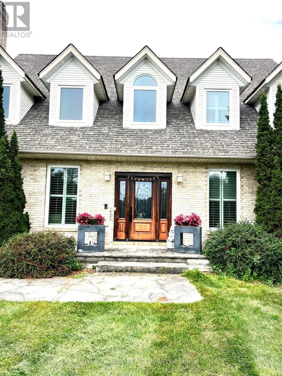 155 MEADOWLAND CRESCENT