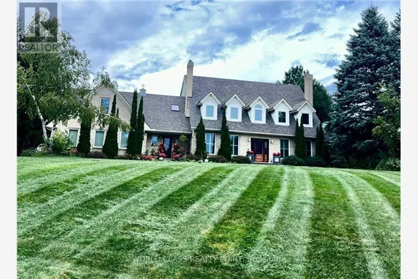 155 MEADOWLAND CRESCENT