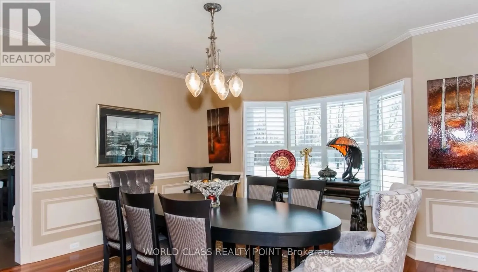 155 MEADOWLAND CRESCENT
