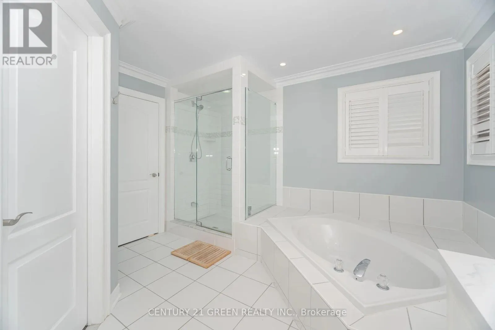 193 ROYAL VALLEY DRIVE