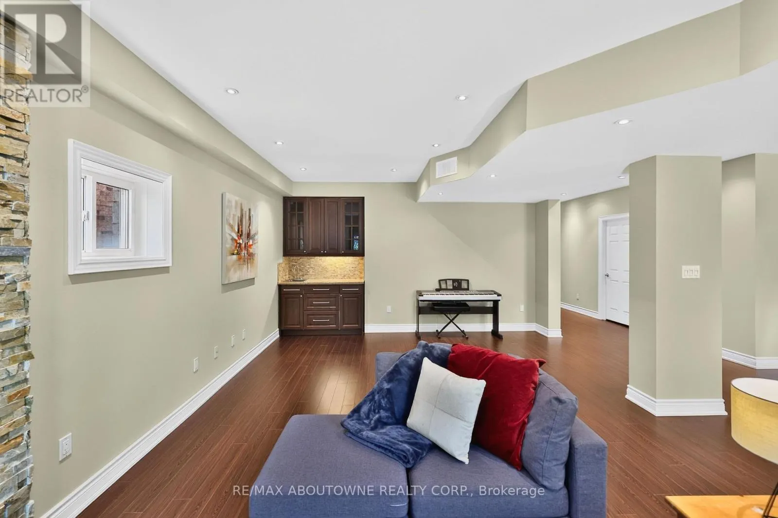 2269 WHITWORTH DRIVE