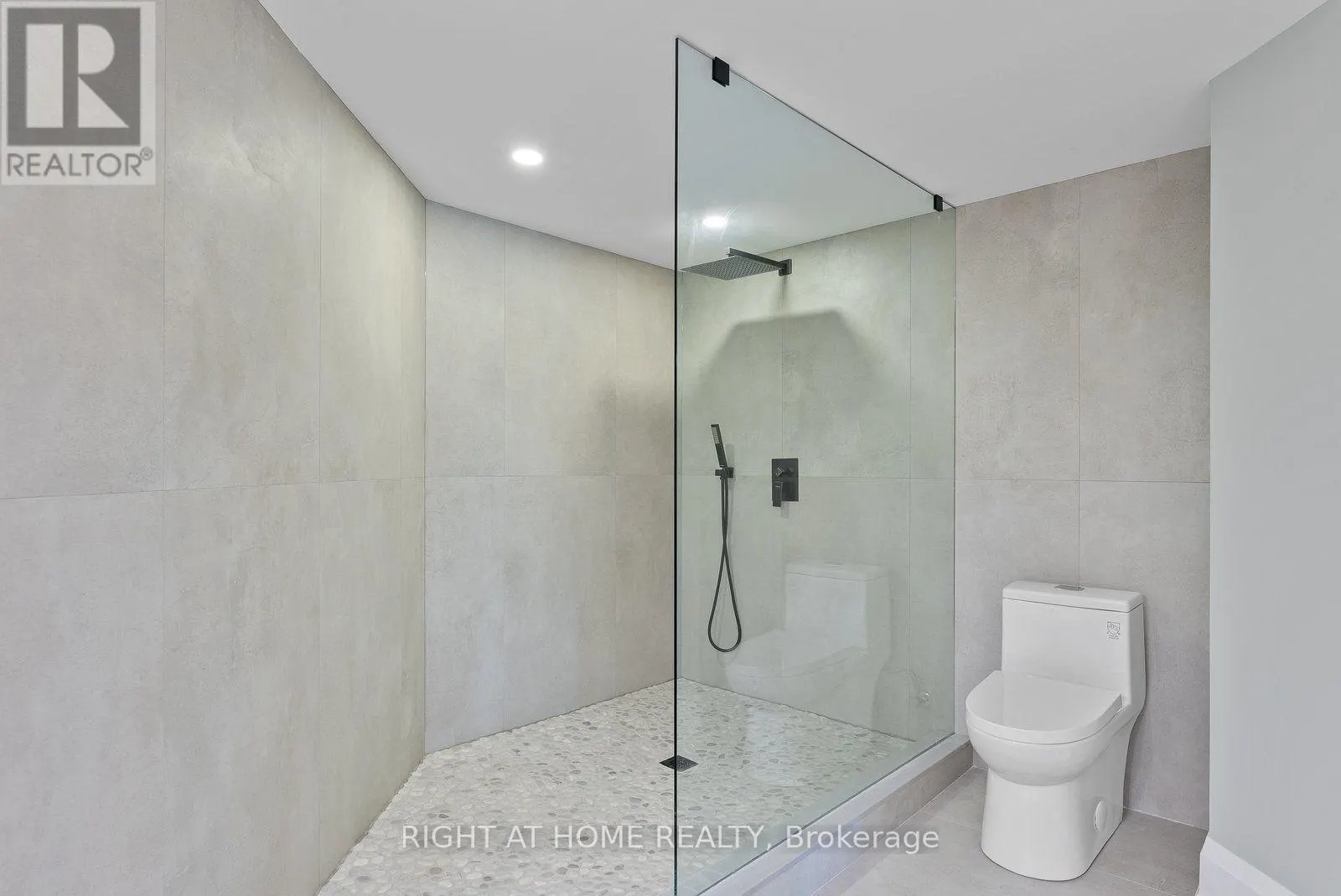 10 RIVERWOOD TERRACE