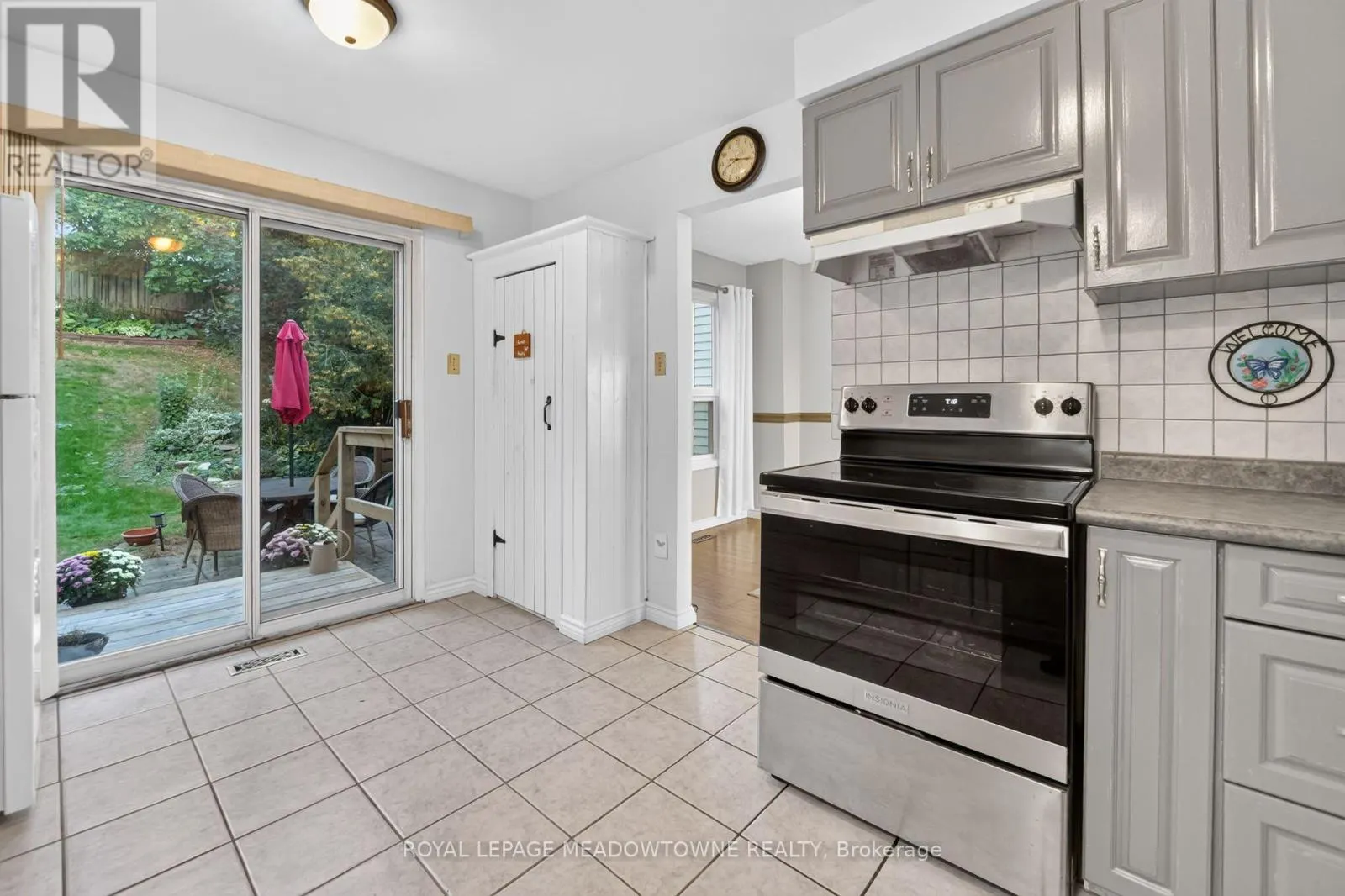 38 LAKEVIEW COURT