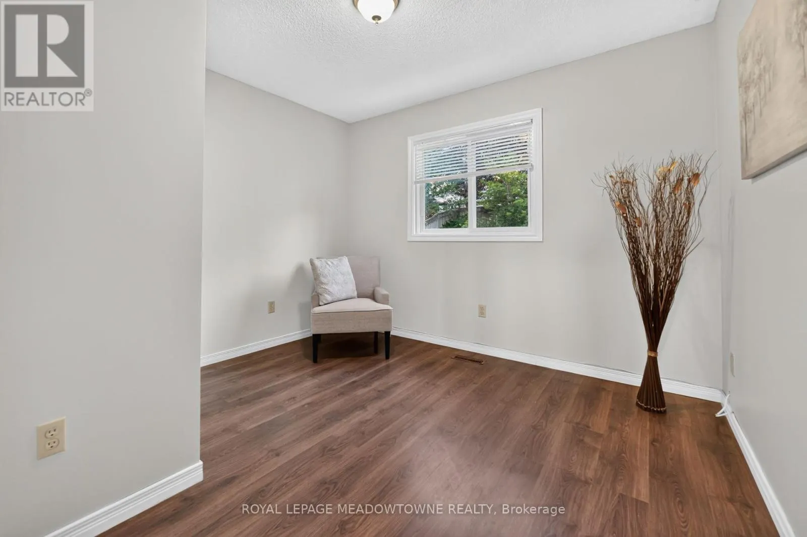 38 LAKEVIEW COURT