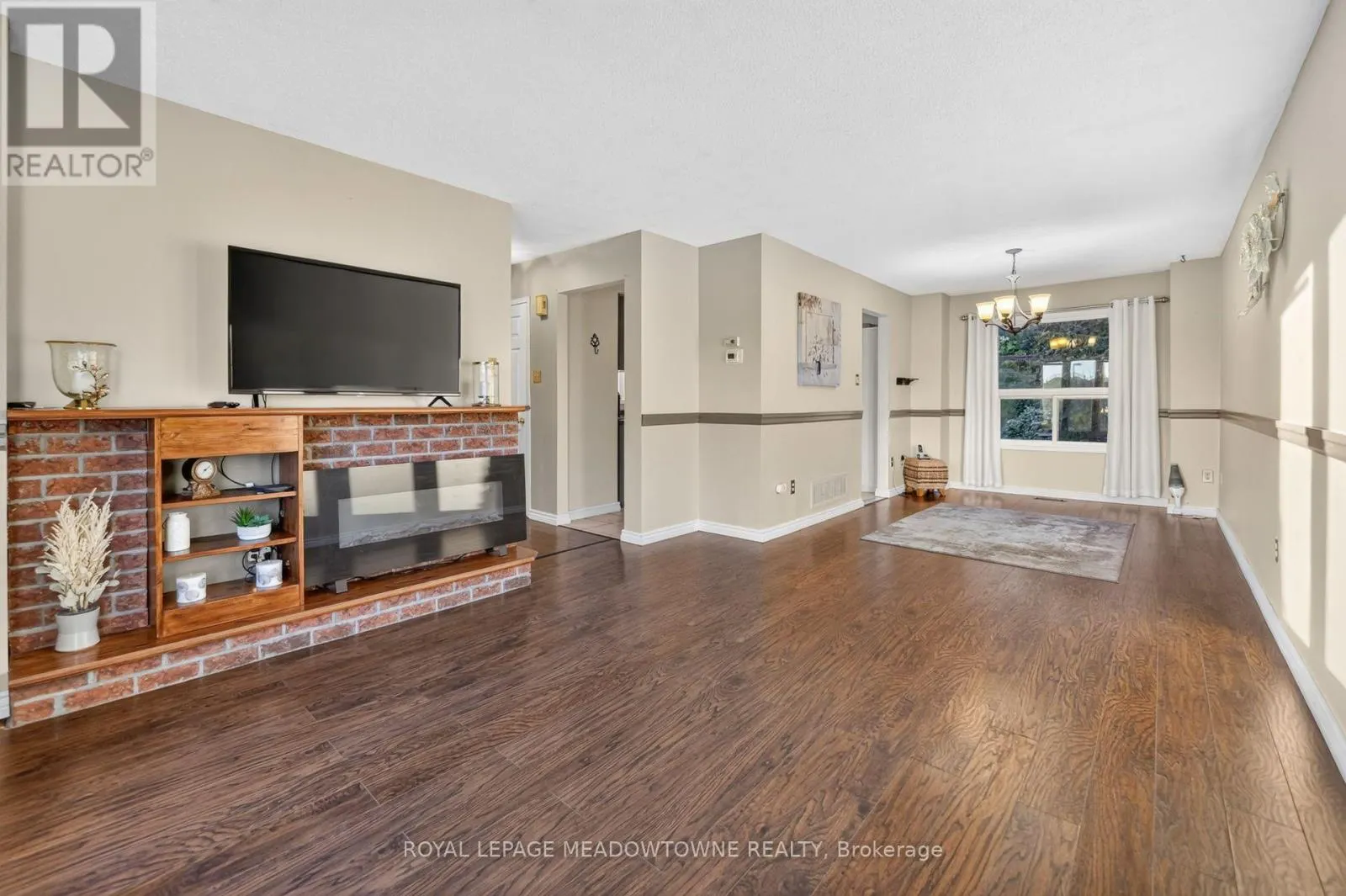 38 LAKEVIEW COURT