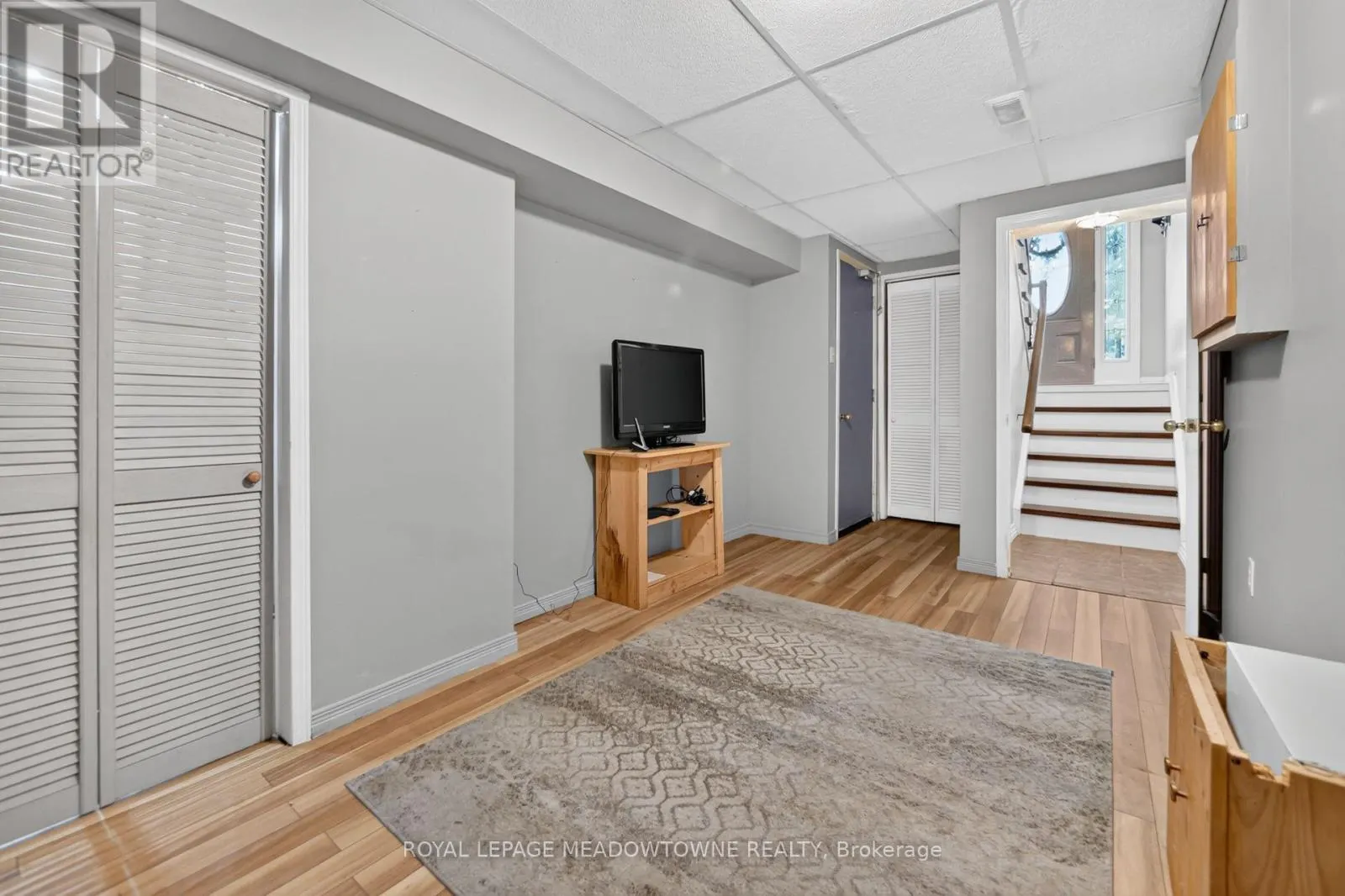 38 LAKEVIEW COURT