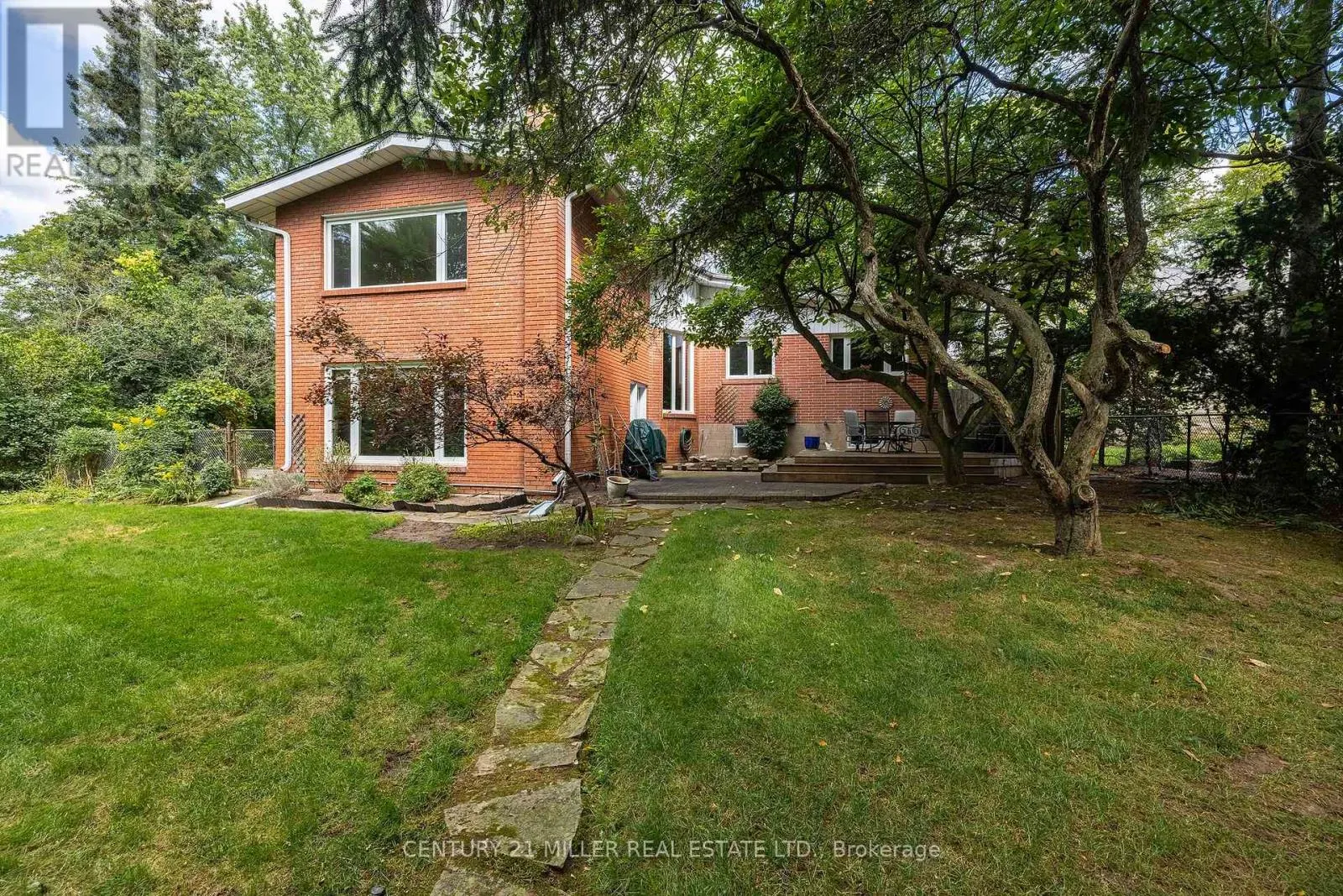 1242 DONLEA CRESCENT