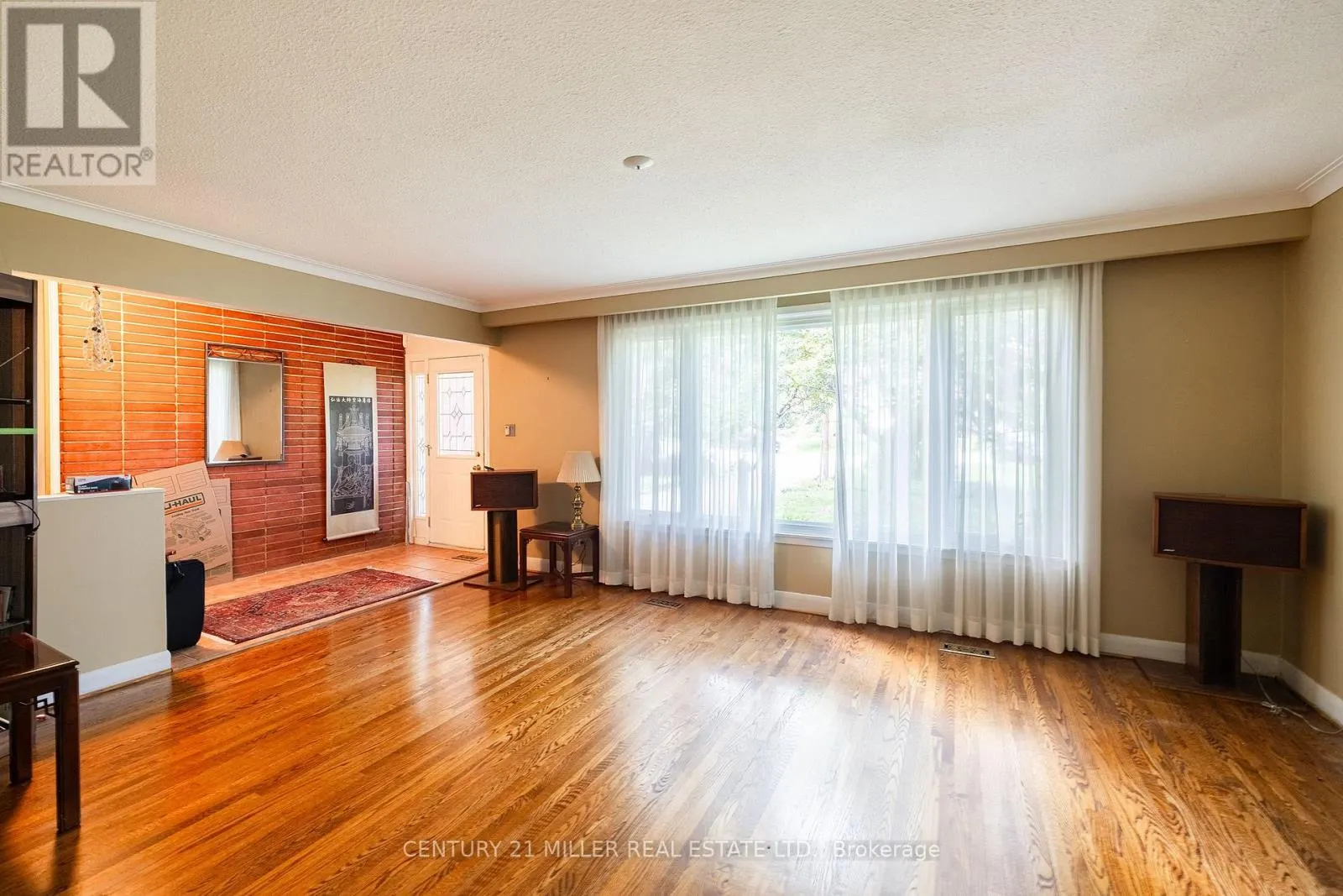 1242 DONLEA CRESCENT