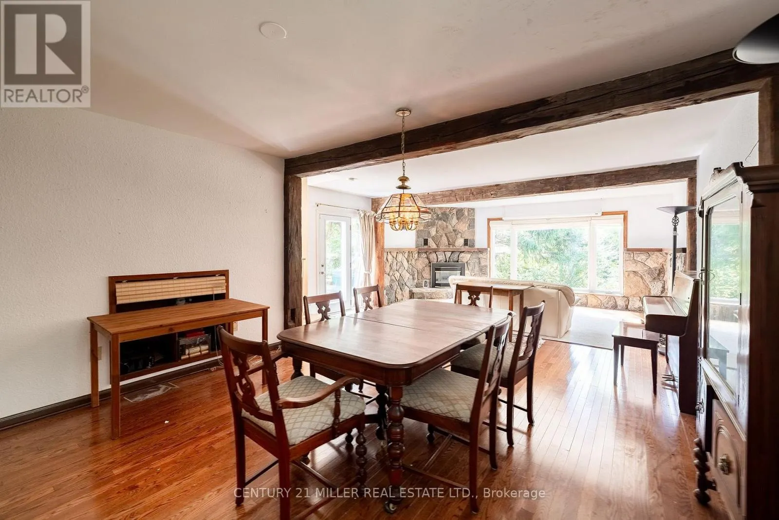1242 DONLEA CRESCENT