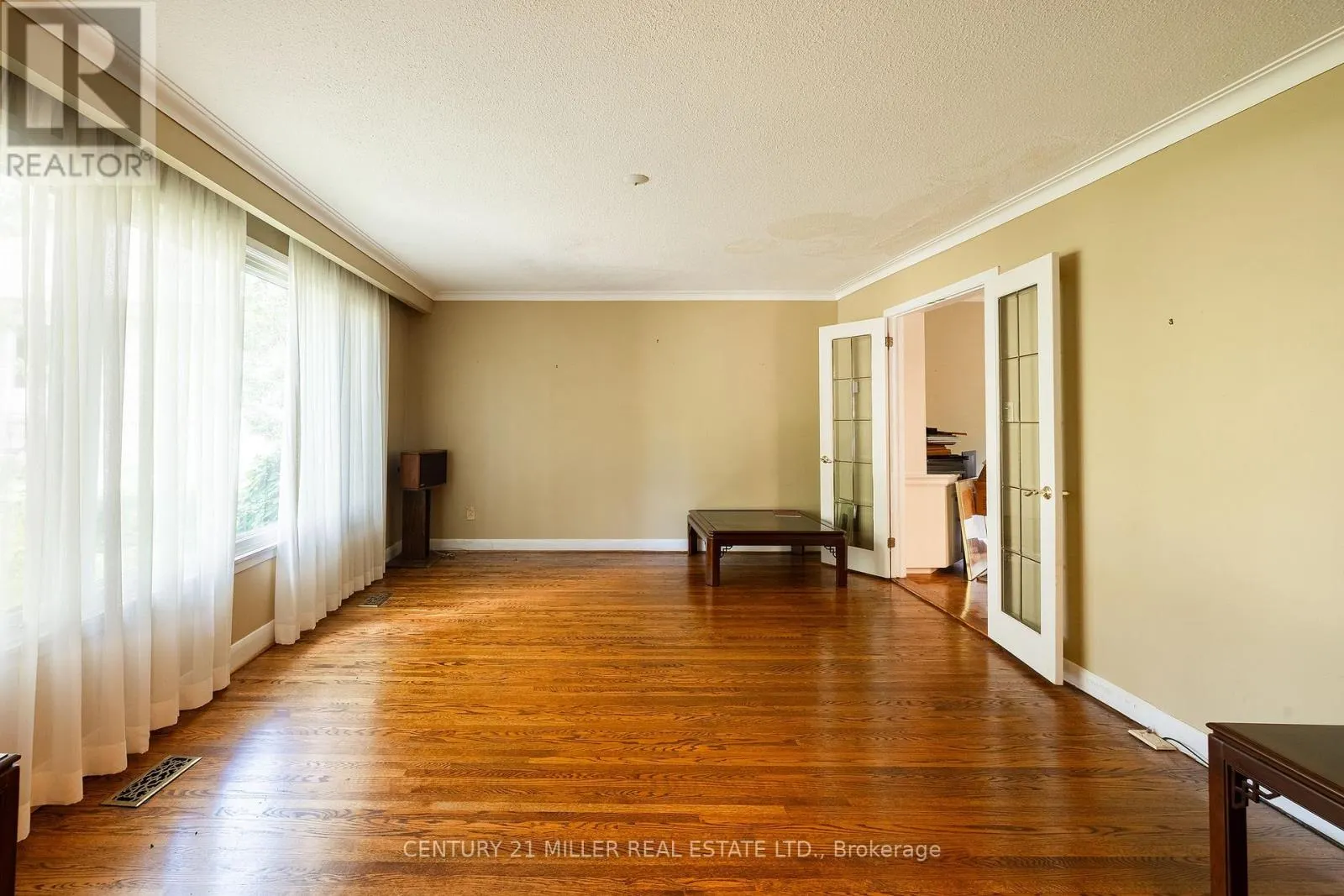 1242 DONLEA CRESCENT