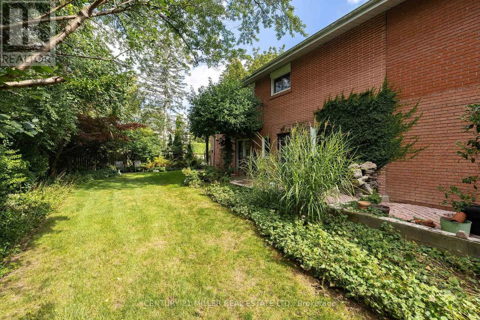 1242 DONLEA CRESCENT