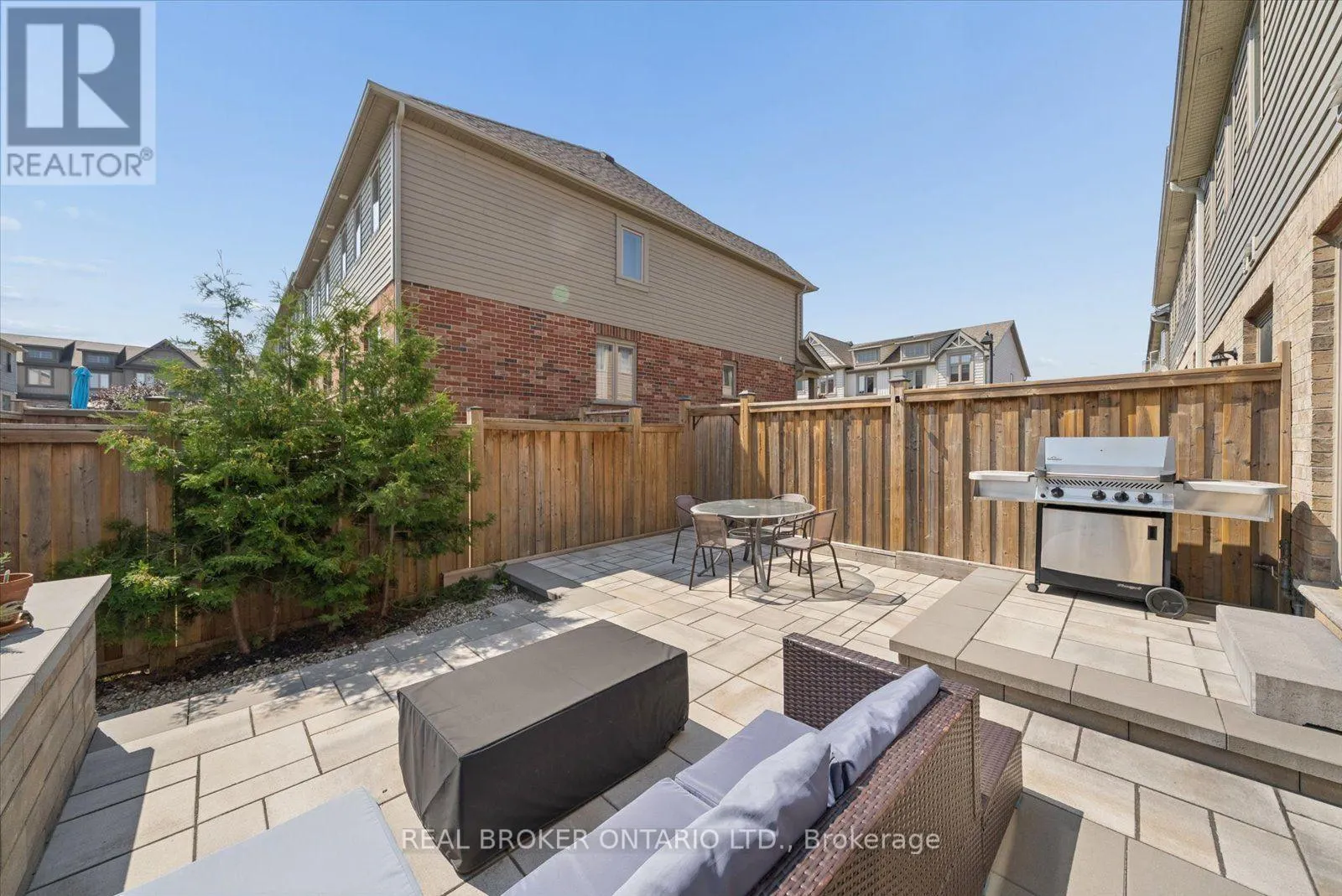 126 PARKINSON CRESCENT