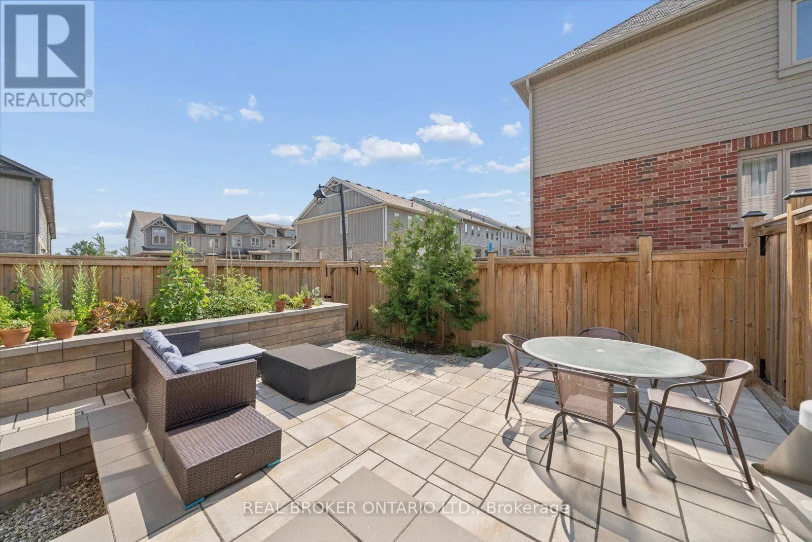 126 PARKINSON CRESCENT