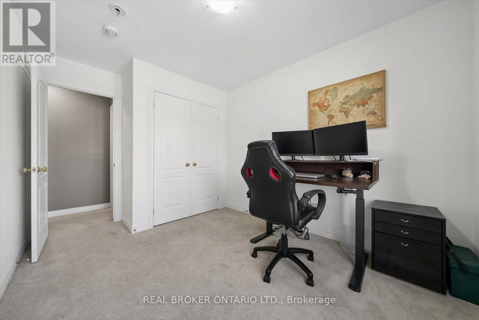 126 PARKINSON CRESCENT